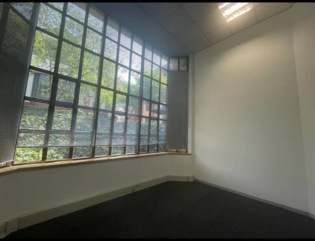 175M² OFFICE TO LET IN BRYANSTON